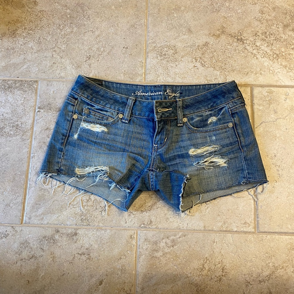 AE Distressed Jean Shorts, size 0, EUC